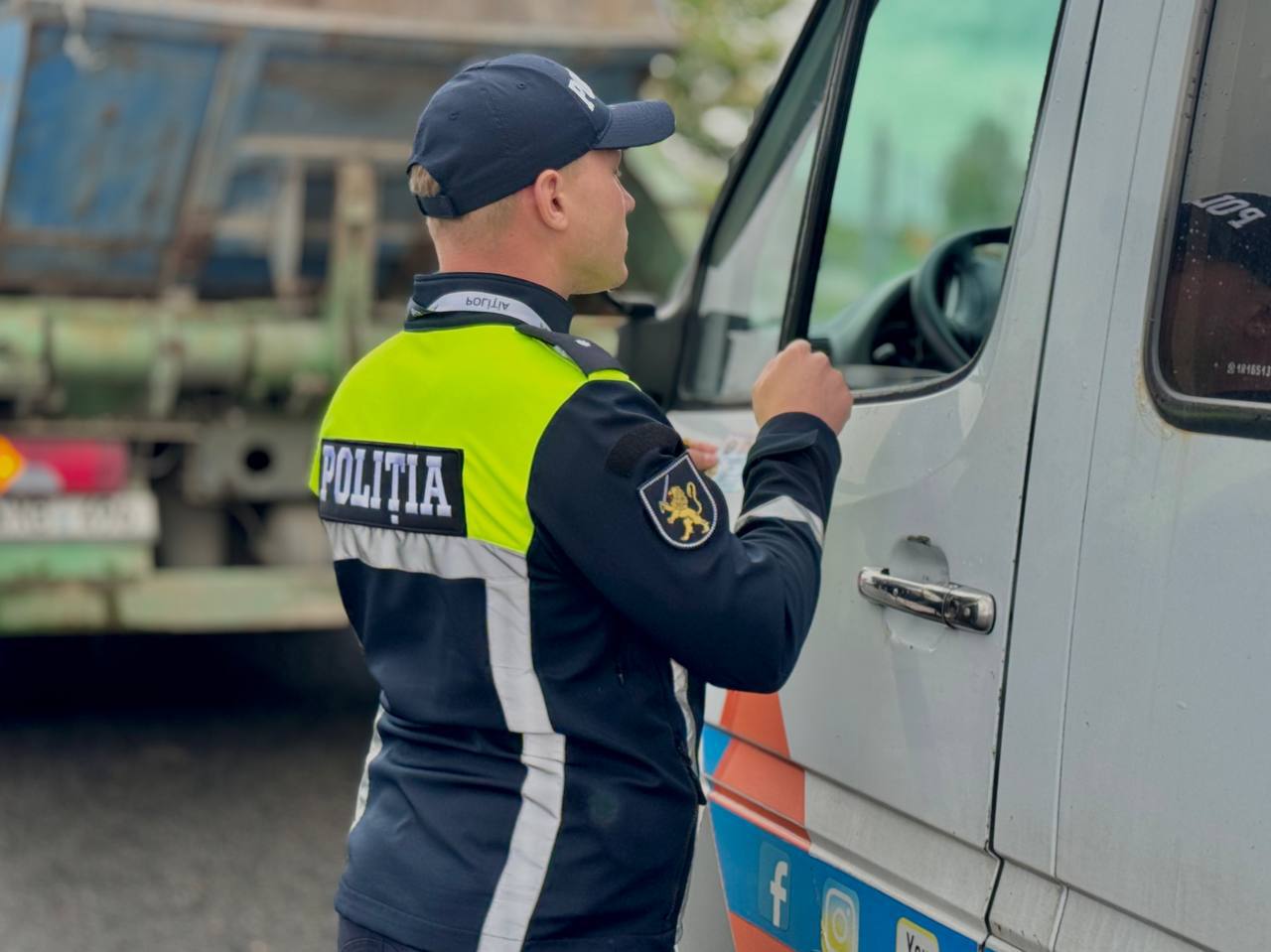 Verificarea transportului de călători și mărfuri s-a încheiat. Sute de încălcări, documentate de oamenii legii
