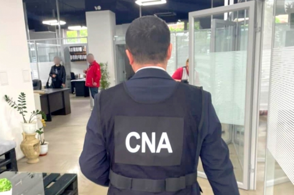 Angajat al Serviciului Vamal și un broker, reținuți într-un dosar de corupție sistemică