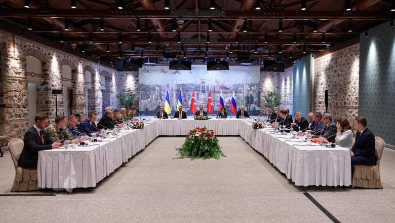 Negocierile de pace de la Istanbul s-au încheiat. Zelenski: Prioritatea Kievului este încetarea completă a focului