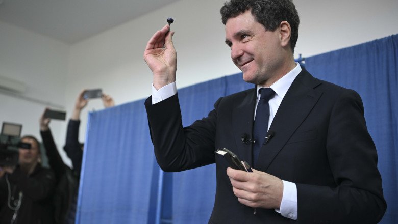 Nicușor Dan, candidat independent la alegerile prezidențiale din România:„ Am votat pentru o direcție europeană”