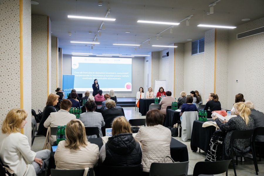 Educație pentru sănătate: MEC anunță instruiri pentru lucrători medicali din școli și grădinițe
