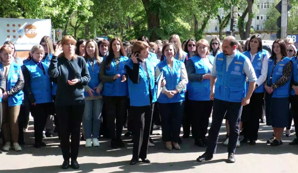 Uniforme pentru toți asistenții sociali comunitari și automobile noi pentru serviciile de protecție a victimelor