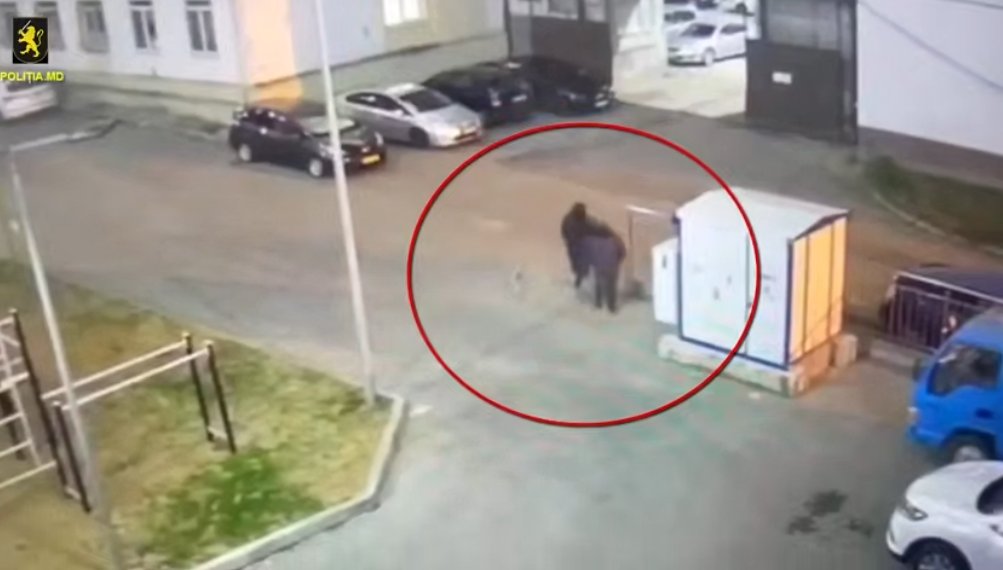 VIDEO Doi bărbați din Capitală, reținuți pentru furturi din apartamente aflate în construcție