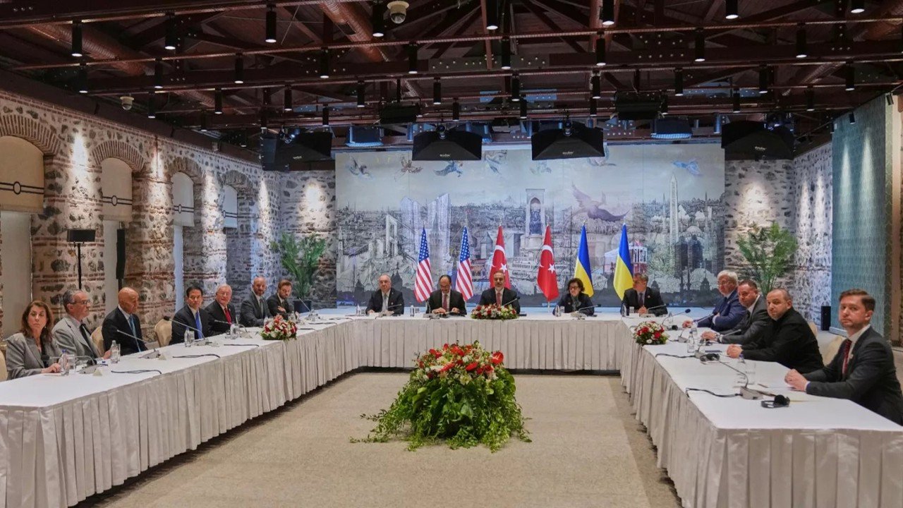 Ucraina și Rusia reiau negocierile de pace la Istanbul. Zelenski trimite o delegație condusă de ministrul Apărării