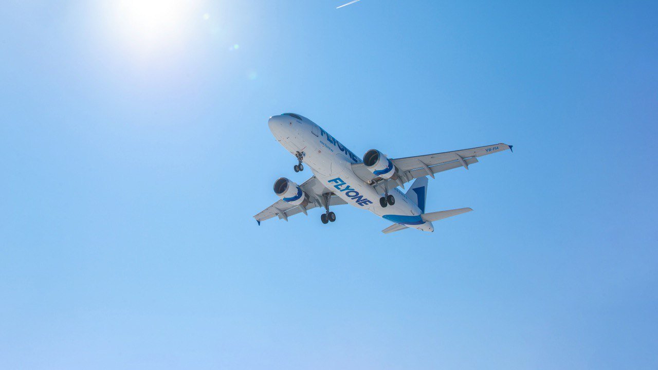 (P) FLYONE operează peste jumătate din noile destinații anunțate de Autoritatea Aeronautică Civilă