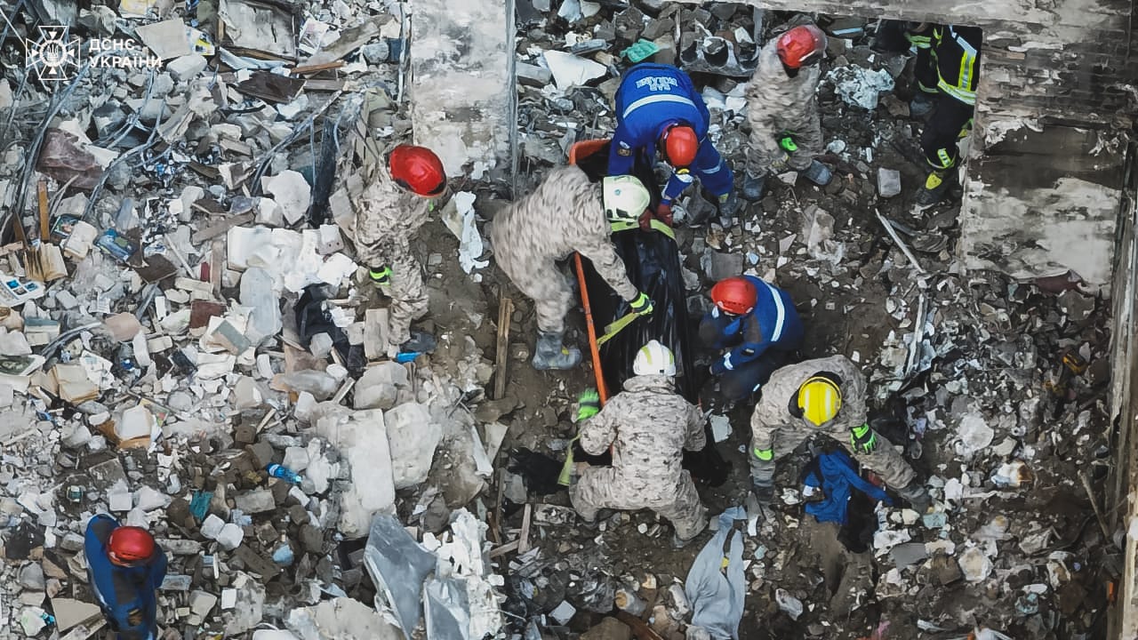 Bilanțul atacului devastator asupra Kievului a crescut la 22 de morți. Capitala Ucrainei, în doliu