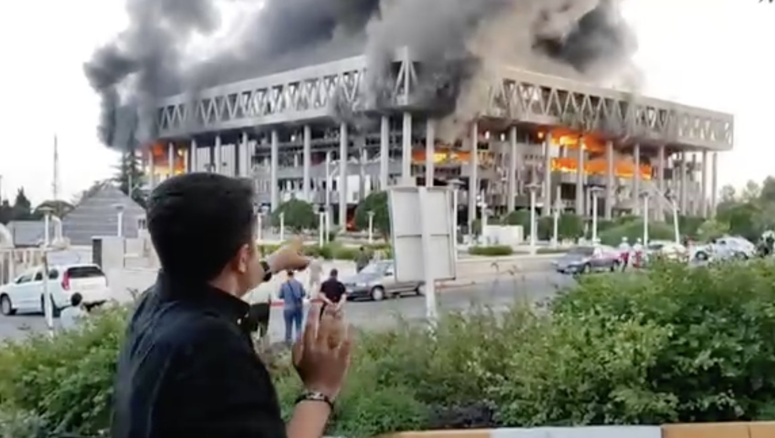 Sediul televiziunii de stat iraniene, lovit de un atac israelian chiar în timpul unei transmisiuni live