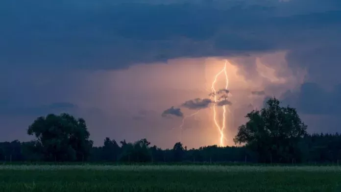 Prognoza meteo pentru 27 iunie 2025. Pentru mâine sunt prognozate averse cu descărcări electrice