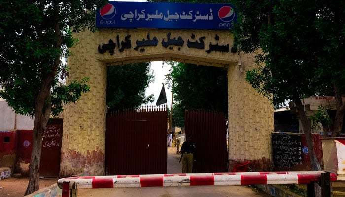 Peste 200 de deținuți au evadat dintr-o închisoare din Karachi, Pakistan. Cum au reușit să evadeze