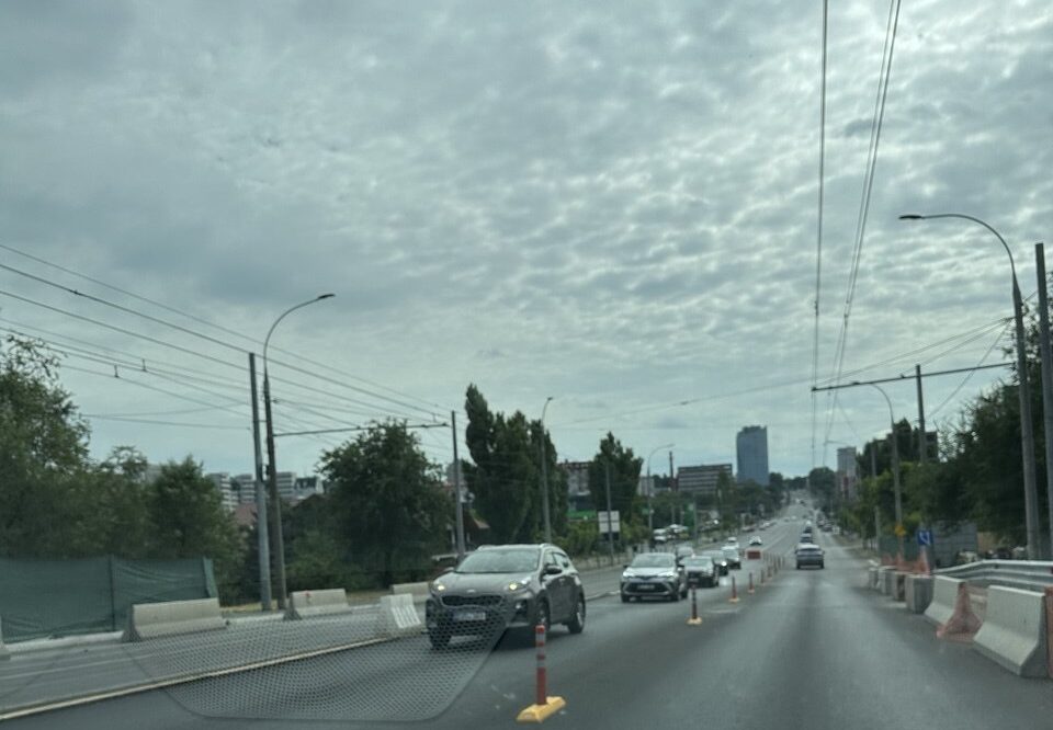 Promisiuni rămase în aer: Podul de la Mihai Viteazul, în continuare închis parțial, deși trebuia să fie gata azi