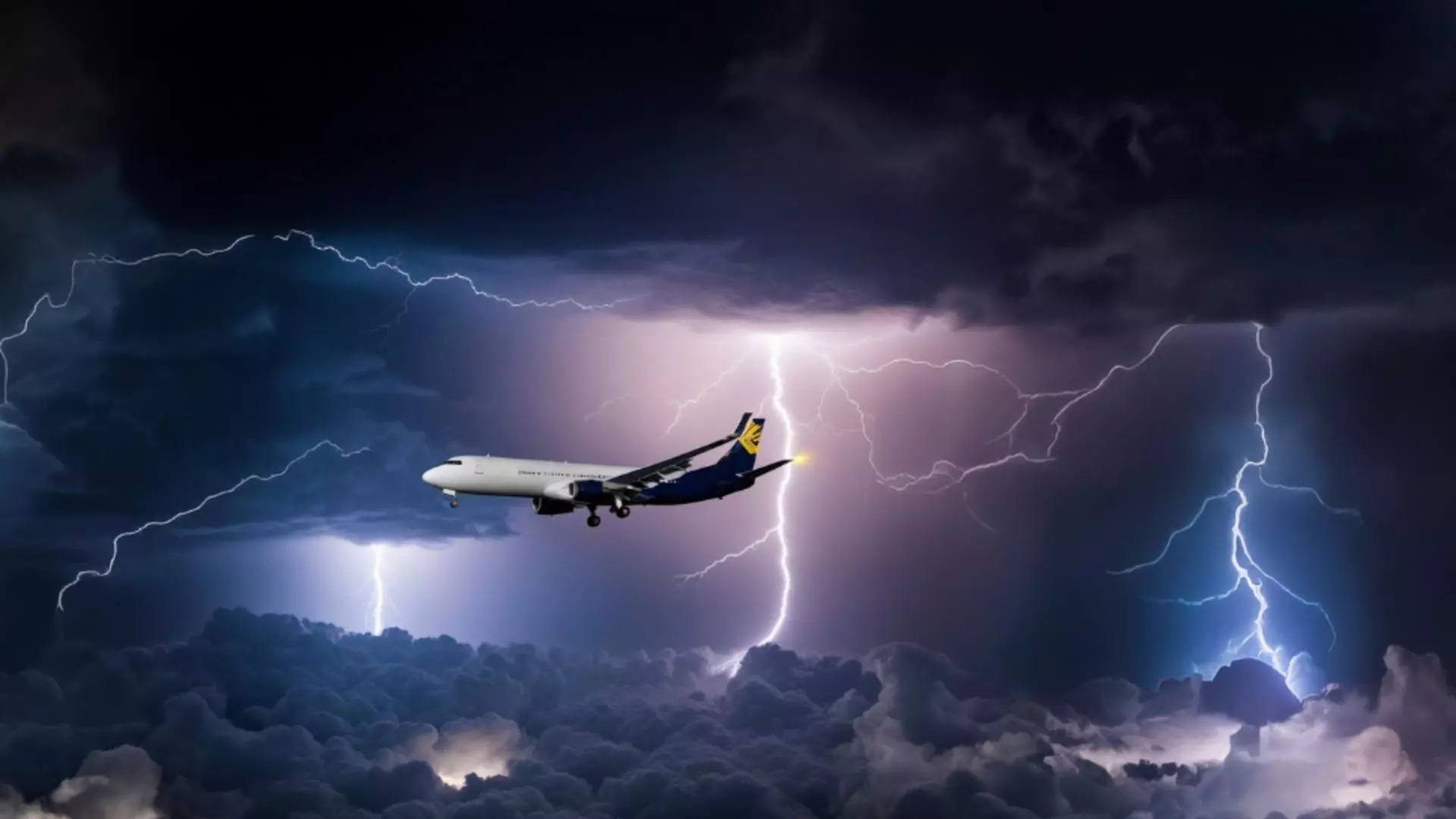 Furtuni extreme în Germania: Un avion a aterizat de urgență, după ce 9 persoane au fost rănite din cauza turbulențelor
