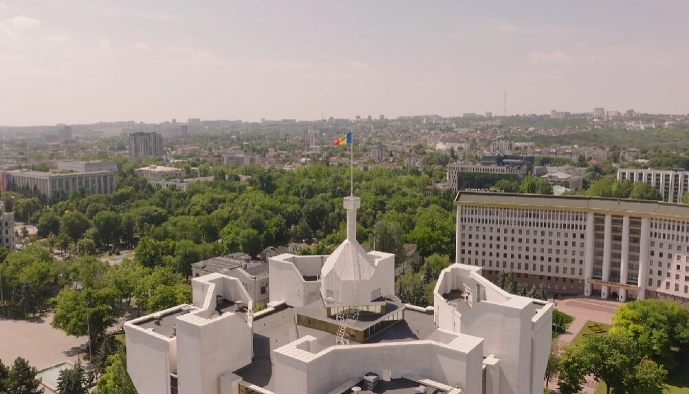 35 de ani de la adoptarea Declarației de Suveranitat. Evenimentul, marcat prin marșuri, discursuri și cântece