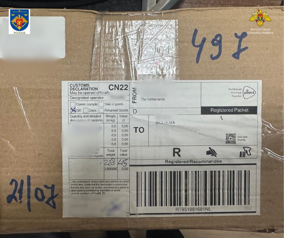 Droguri ascunse în colete poștale, expediate din Olanda. Schema, destructurată de autorități