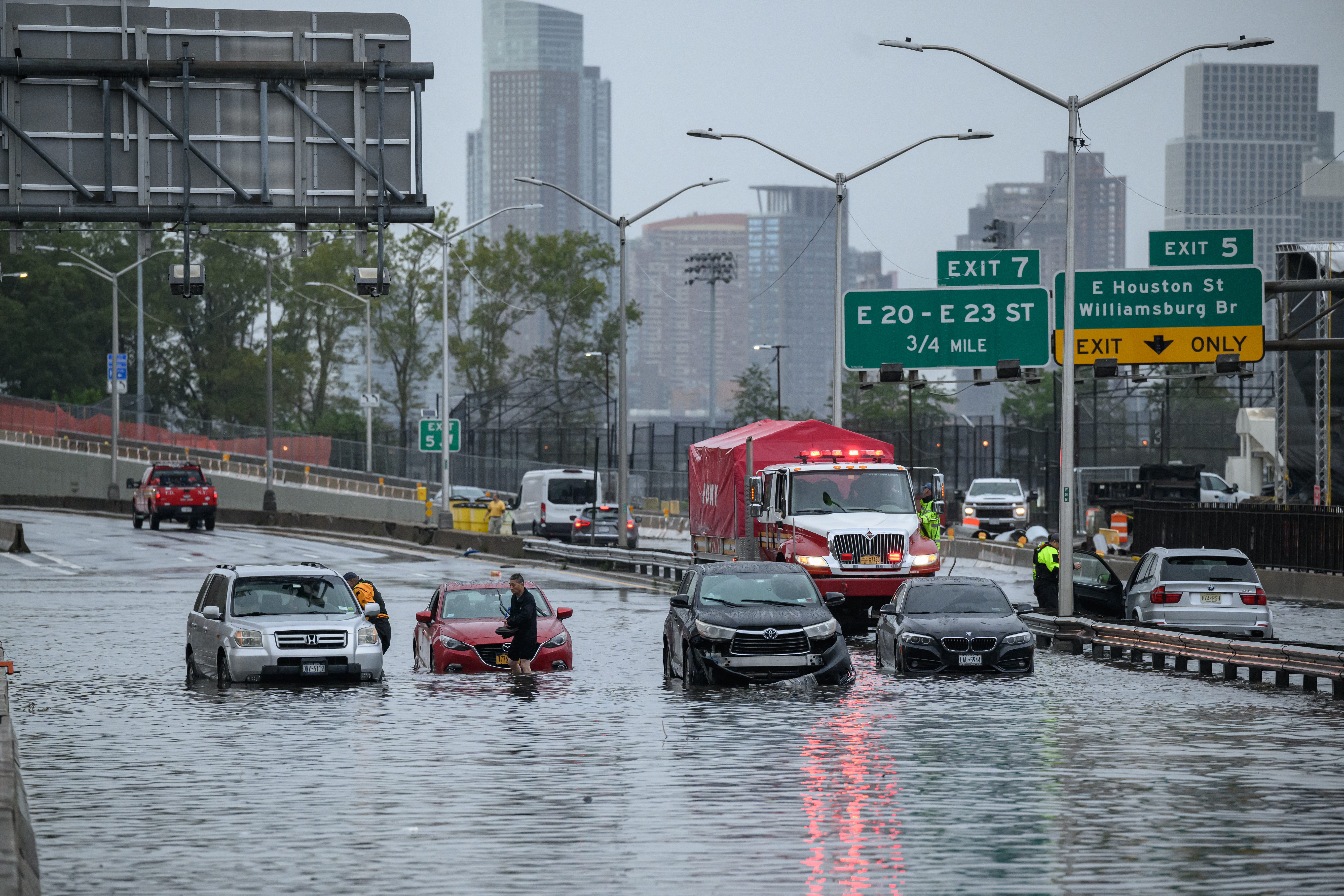 Inundații puternice în nord-estul SUA: New Jersey și New York, afectate de ploi torențiale