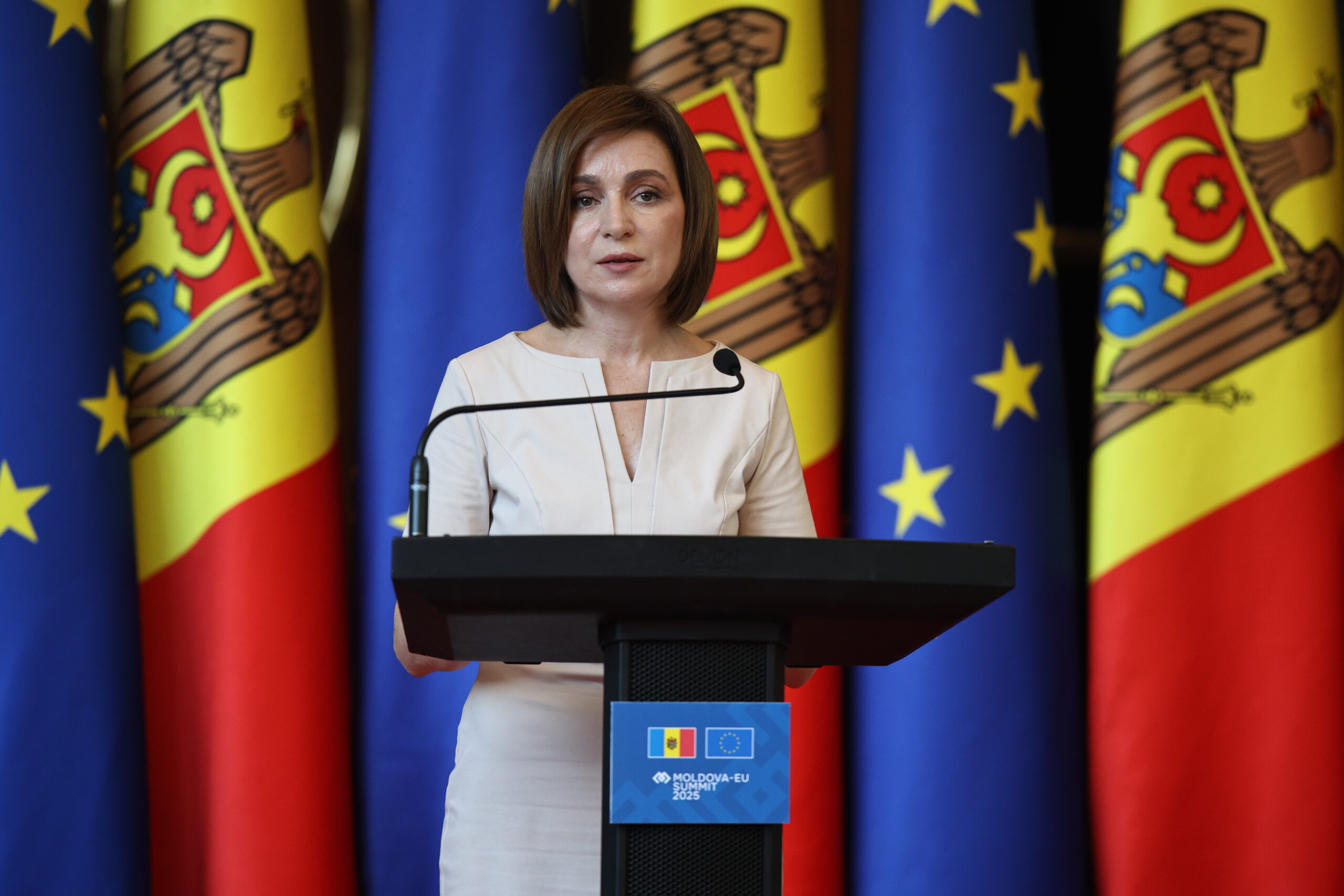 Președinția: Maia Sandu a cheltuit de două ori mai puțin decât Igor Dodon pentru deplasările externe