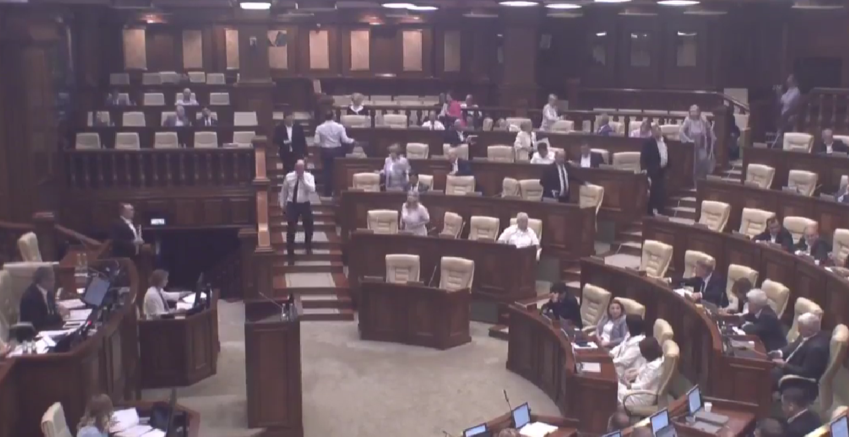 Boicot la Parlament. BCS a părăsit sala de ședințe