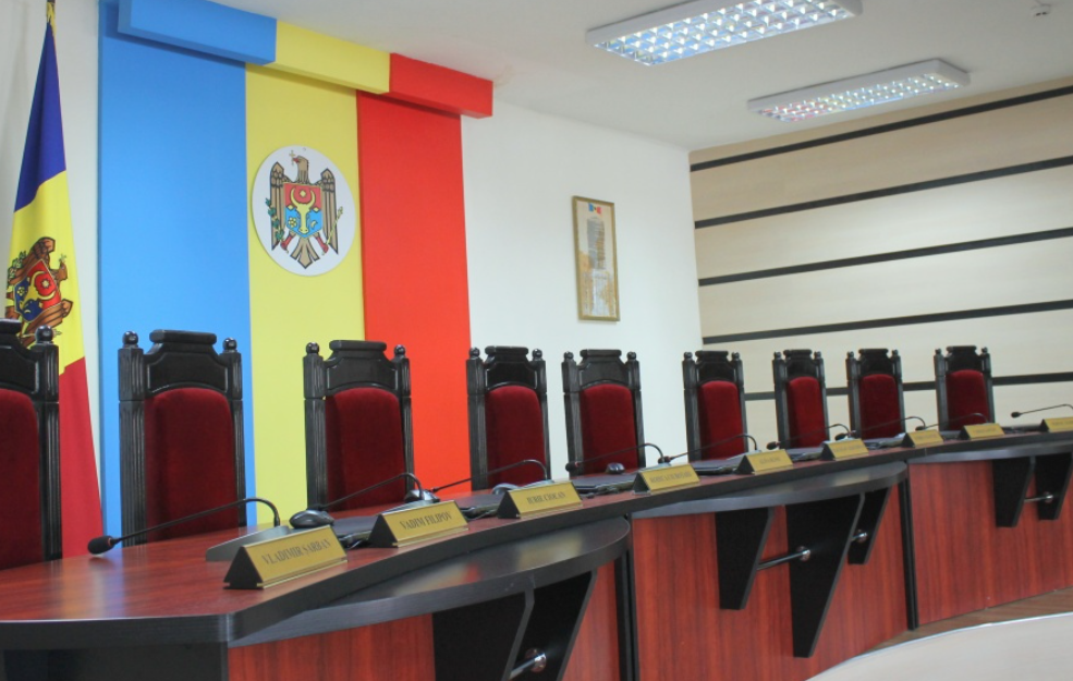 Încă un partid și doi candidați independenți au depus actele la CEC pentru a fi înregistrați la parlamentare