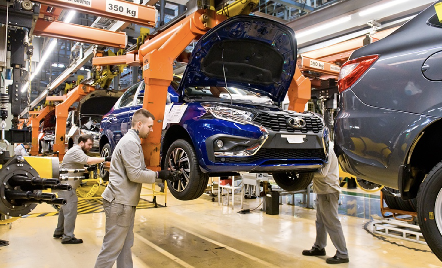 Industria auto rusă se prăbușește. Lada nu mai are cumpărători
