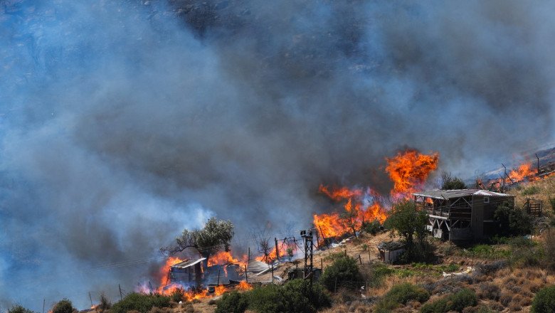 Incendii de vegetație în Turcia: sute de pompieri luptă cu flăcările în mai multe provincii