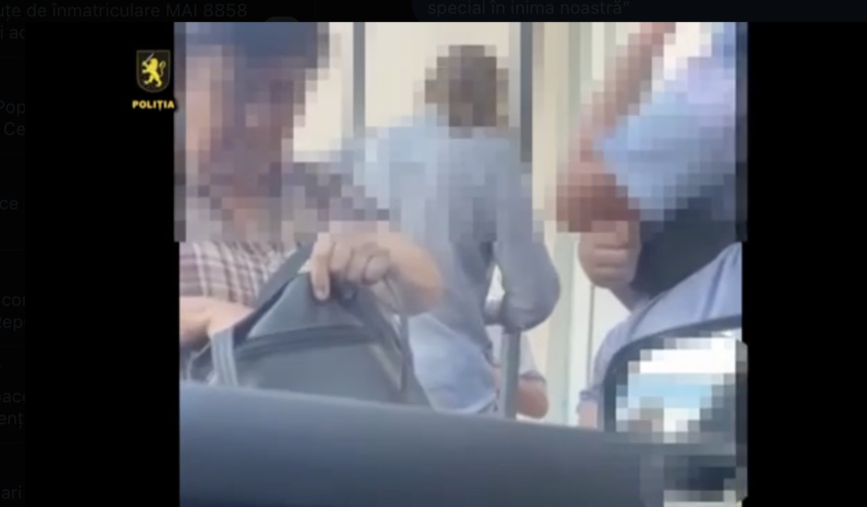 Protest la Judecătoria Buiucani în susținerea lui Tauber. Trei persoane cercetate pentru finanțarea participanților