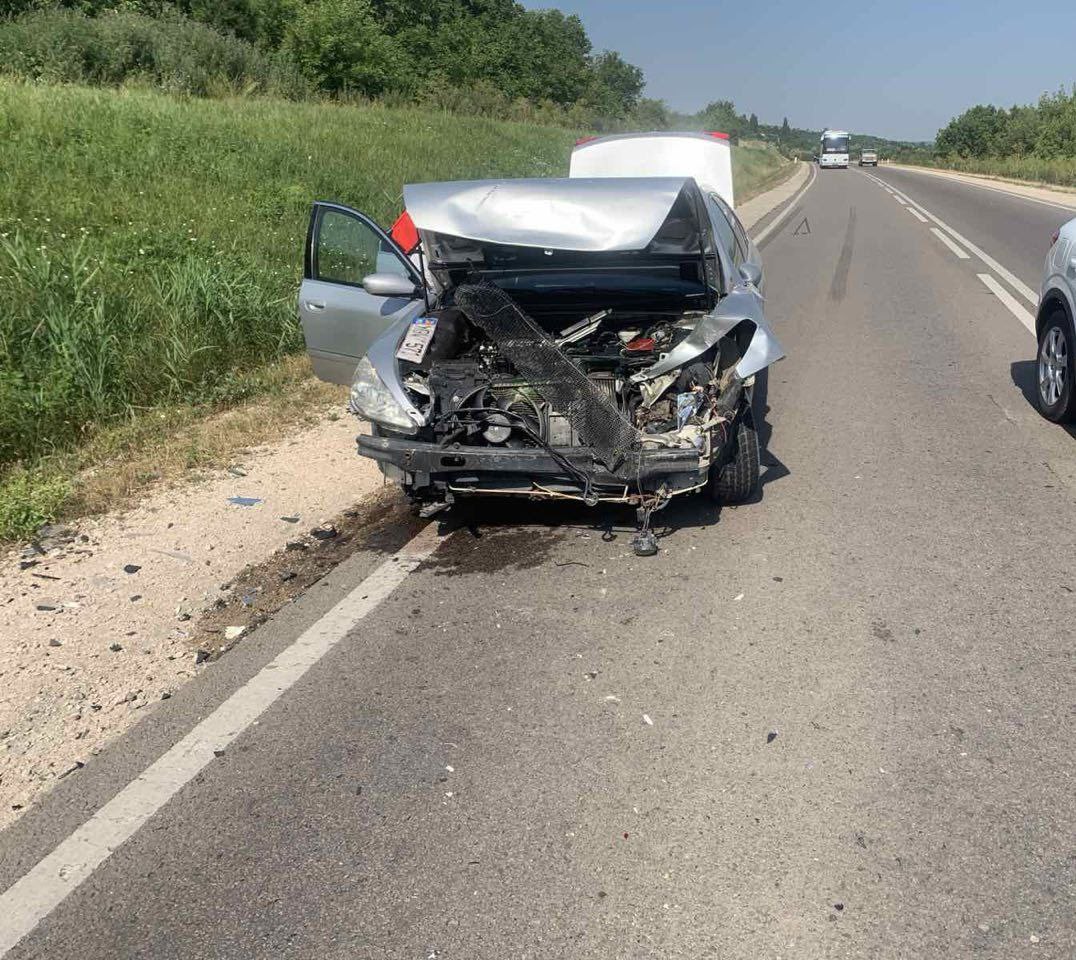 FOTO Accident în lanț la Strășeni. Au fost implicate trei mașini