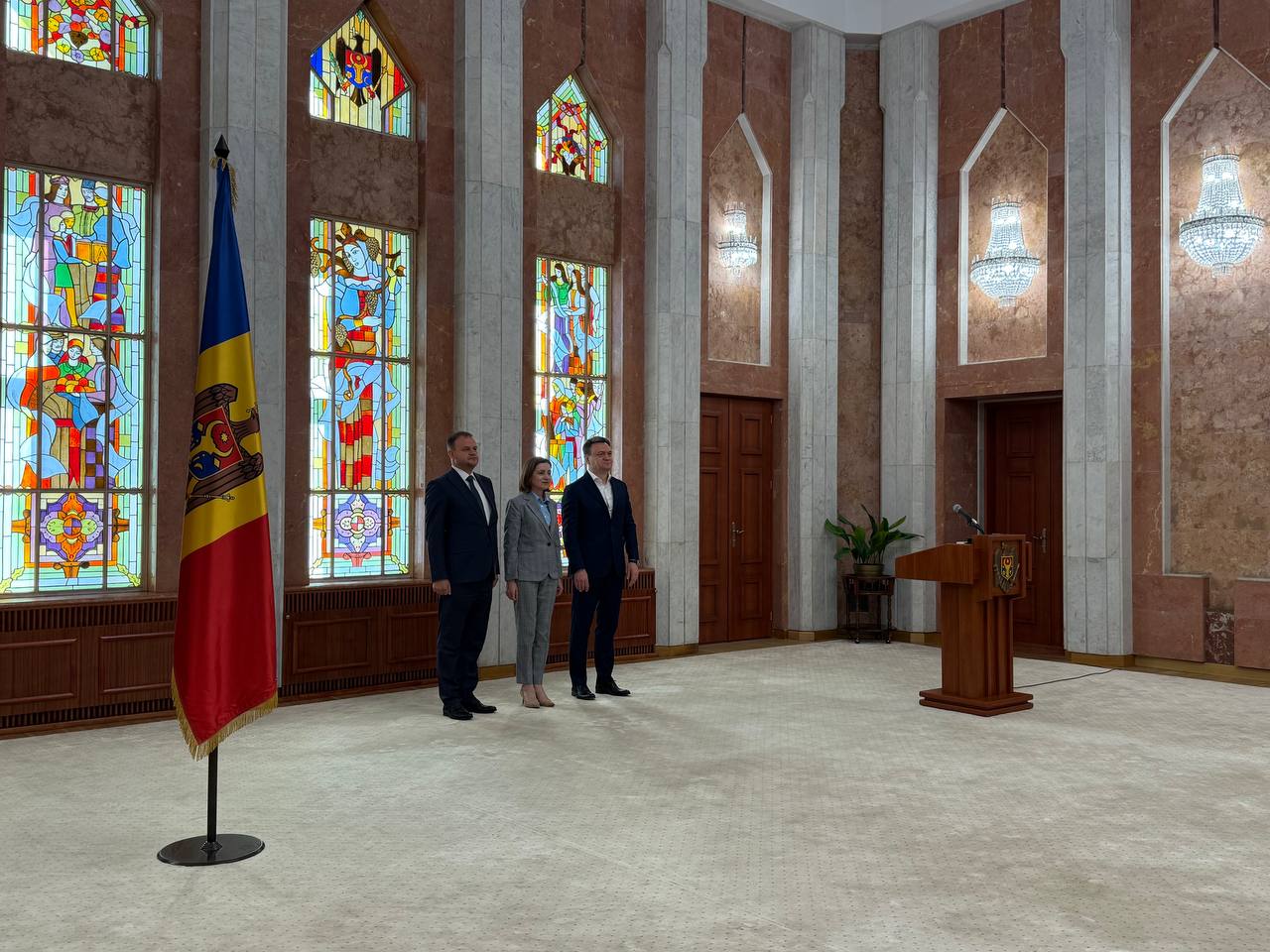 Noul vicepremier pentru Reintegrare, Roman Roșca, a depus jurământul. Cu ce mesaje au venit Maia Sandu și Dorin Recean