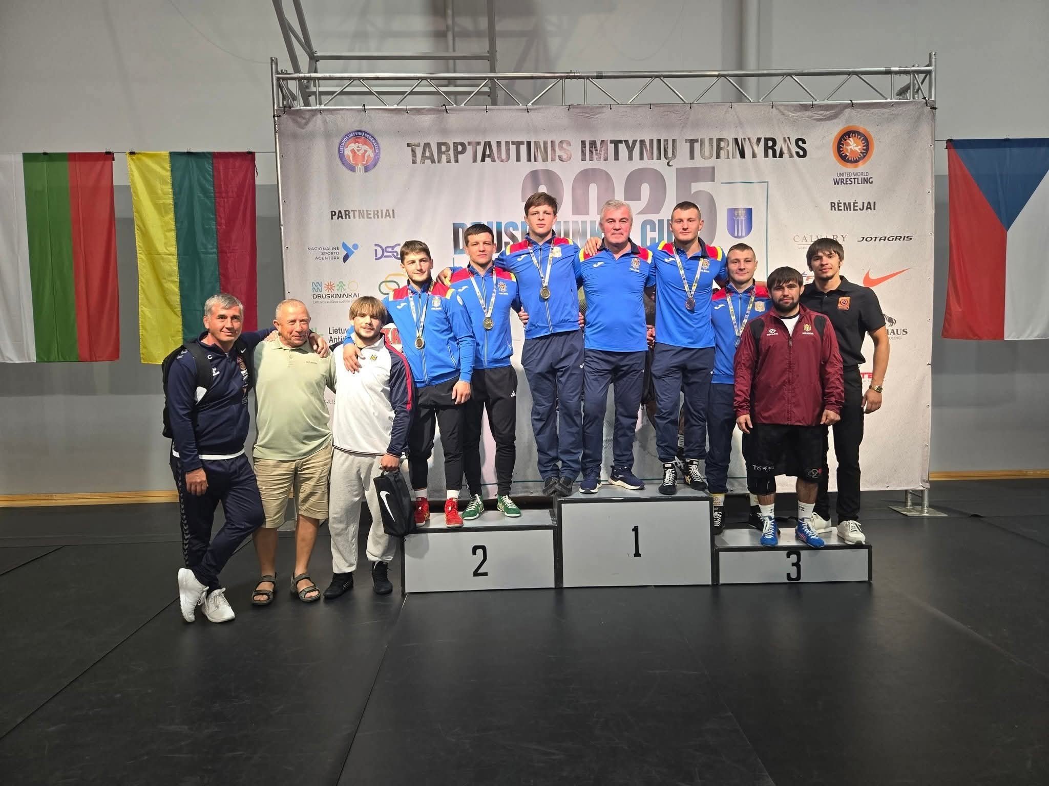 Aur, argint și bronz pentru Moldova. Sportivii care au urcat pe podium la Turneul Internațional UWW „Druskininkai CUP”