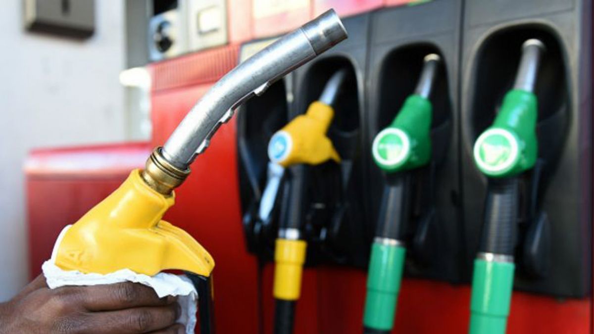 Carburanţii se scumpesc. Cât vor costa benzina şi motorina