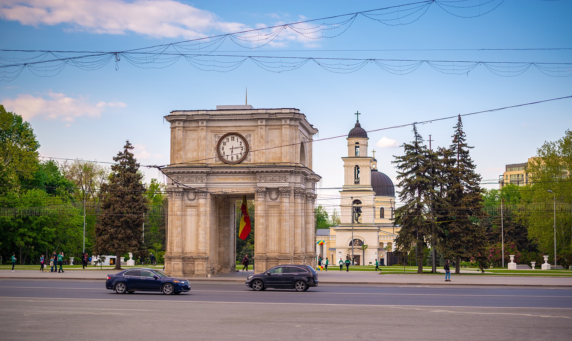 Chișinăul împlinește astăzi 589 de ani de la prima atestare documentară. File din istorie