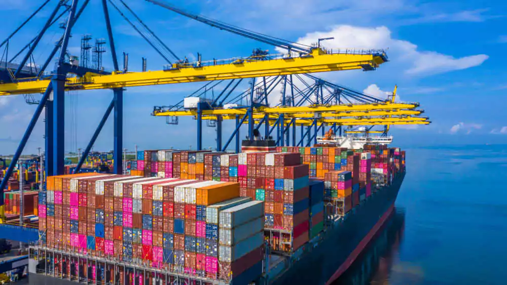 586 miliarde de dolari. China raportează un excedent comercial record, în primul semestru al anului