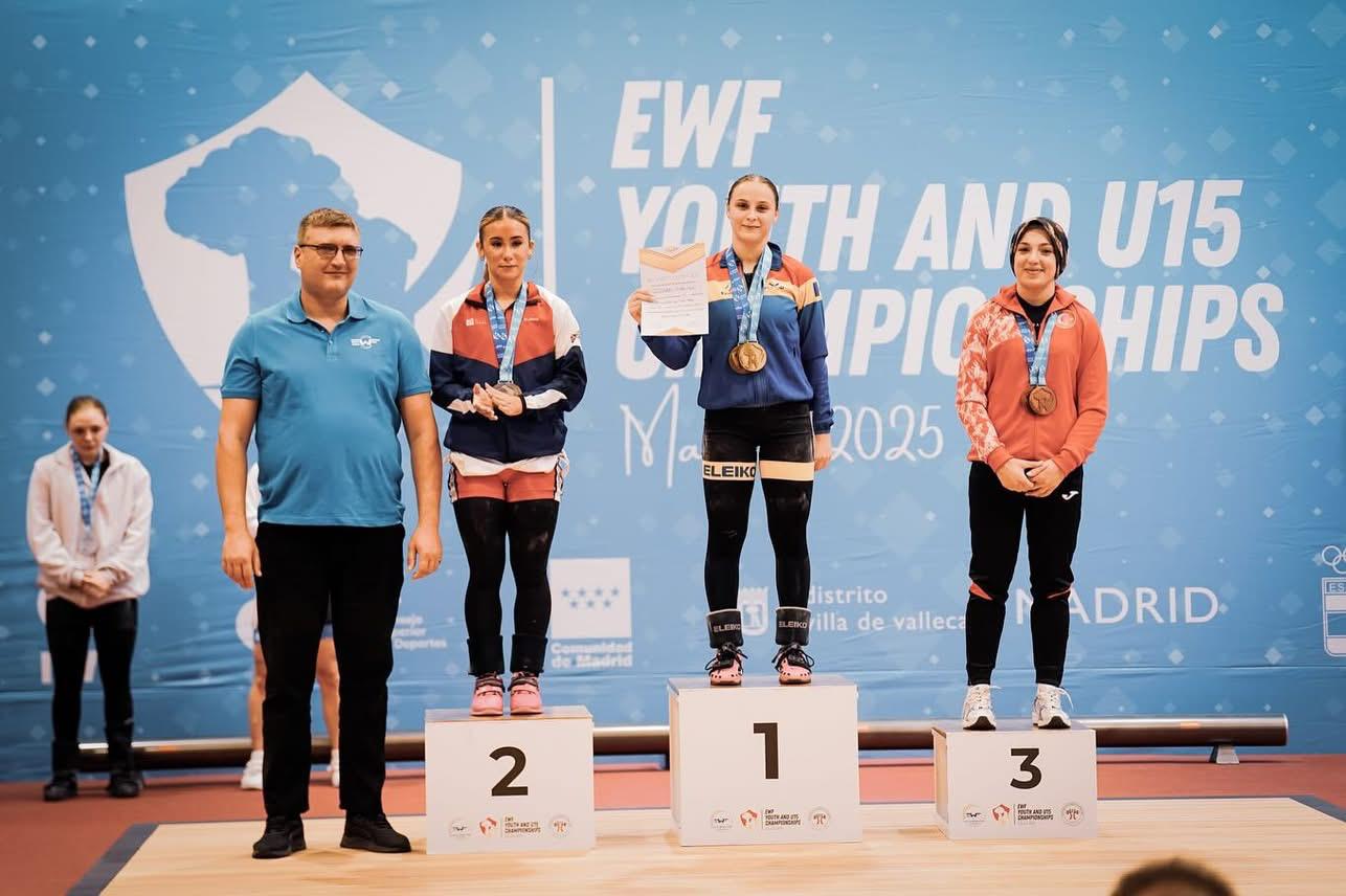 Evoluție spectaculoasă la Campionatele Europene U15 și U17. Lotul național de haltere revine acasă cu 13 medalii