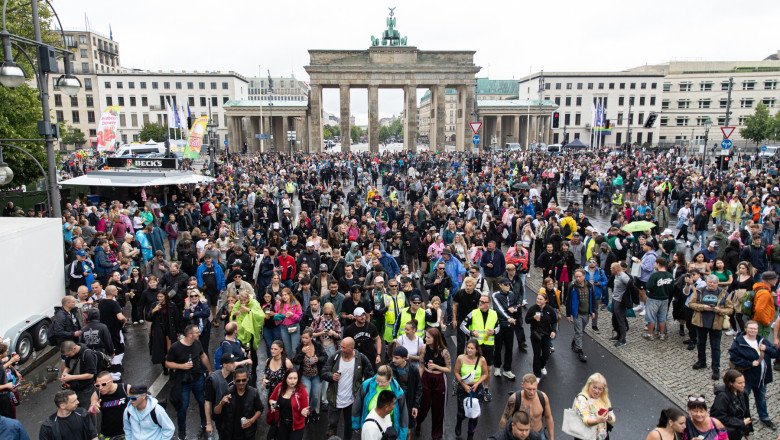 Val de intoxicații la o paradă techno din Berlin: 69 de persoane au fost spitalizate, dintre care 13 în stare critică
