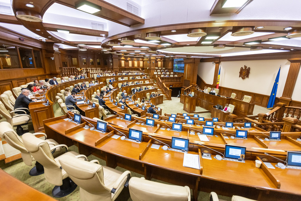 Parlamentul de la Chișinău a adoptat Declarația cu privire la aderarea Moldovei la UE. Legislativul a venit cu un APEL