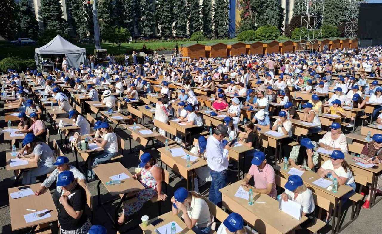 Marea Dictare Națională, ediția a III-a: peste 2000 de participanți la evenimentul dedicat limbii române