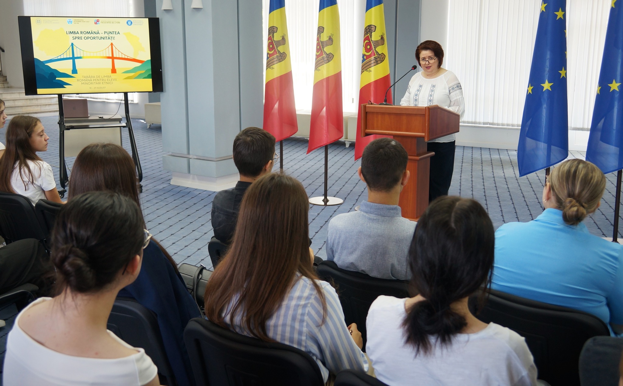 Elevi din Taraclia și Găgăuzia, în tabără de limba română în România