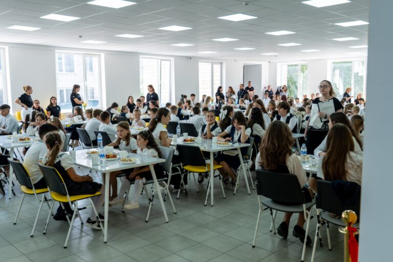 Peste 1.200 de elevi și 65 de profesori vor beneficia de mese zilnice într-un bloc alimentar nou la Orhei