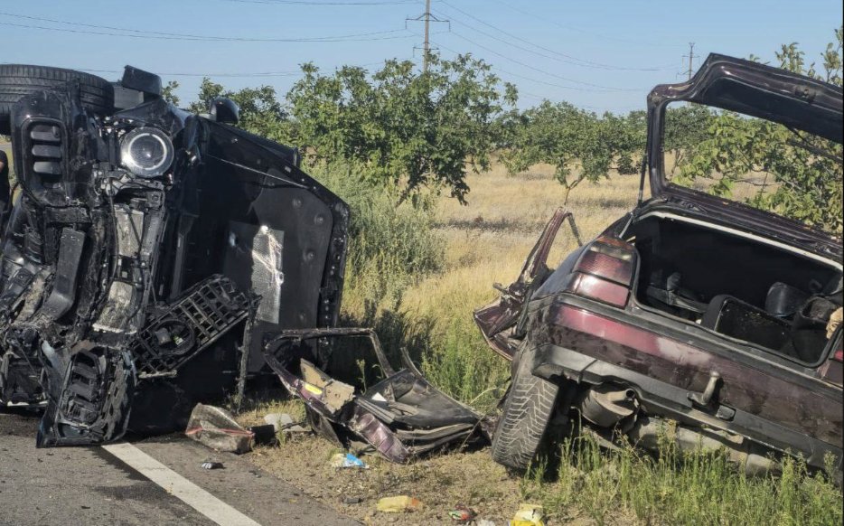 Cei trei copii rămași orfani după accidentul din Burlăceni, transferați la Chișinău
