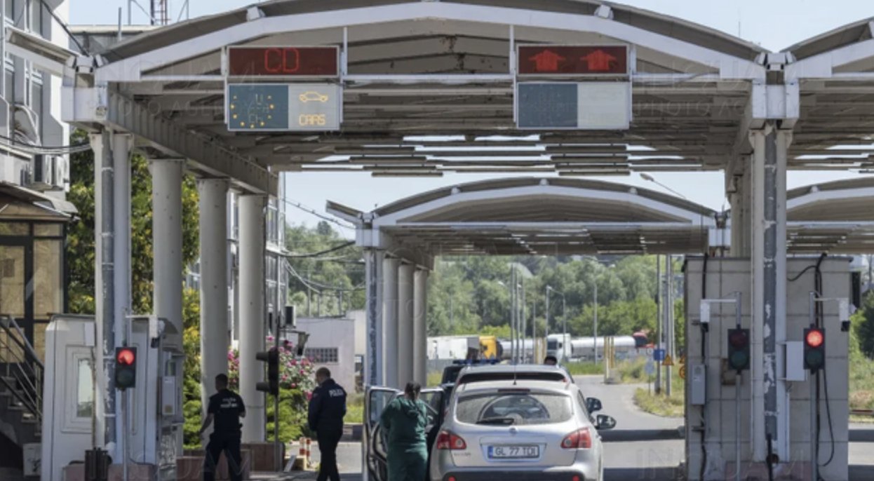 Șoferii moldoveni vor plăti mai mult pentru a circula pe drumurile din România. Rovinieta anuală se scumpește