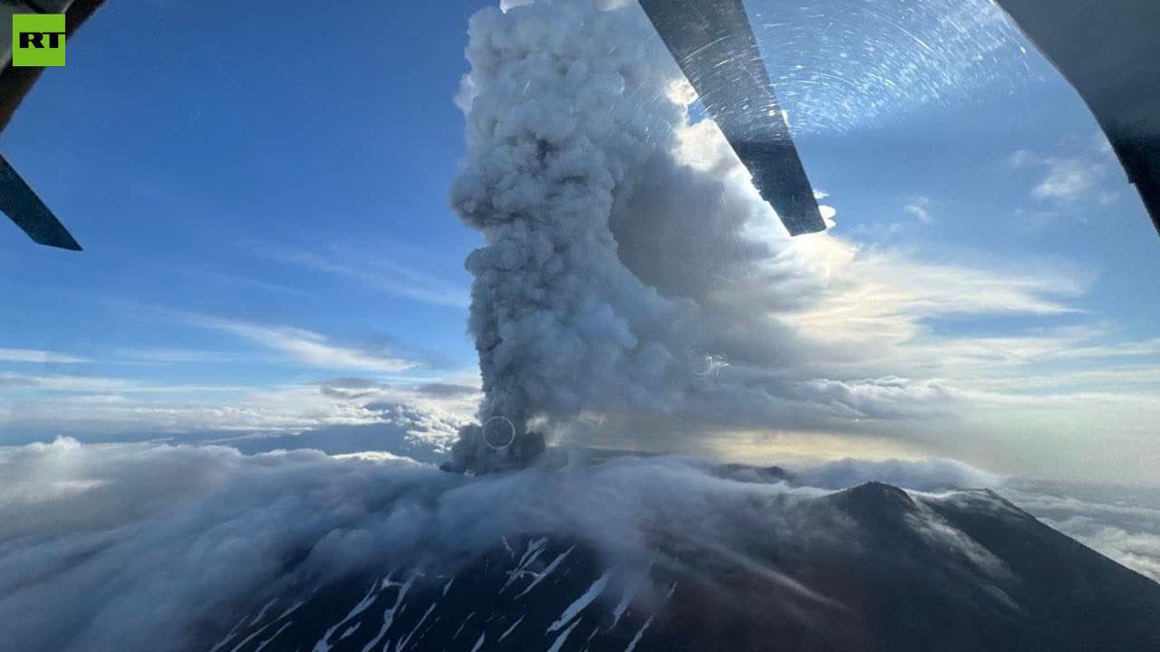 Vulcanul Krașeninnikov din Rusia a erupt pentru prima dată în peste 450 de an