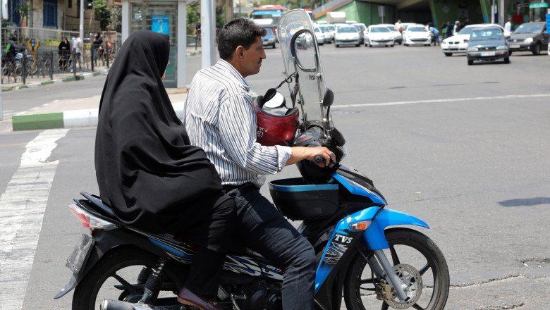 Iranul ar putea permite femeilor să conducă motociclete, după 50 de ani de interdicție
