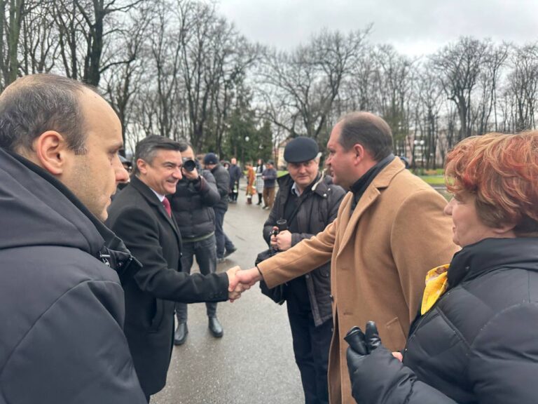 Primarul Iașiului anunță suspendarea înfrățirii cu Chișinăul, din cauza interdicției de intrare în România a lui Ceban