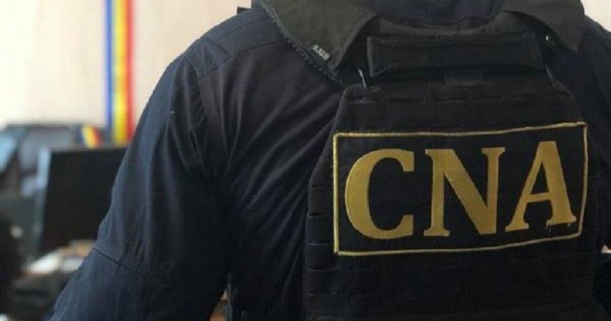 Au pretins mită de 12 milioane de lei. Un primar, un avocat, un agent economic și un fost polițist, cercetați de CNA