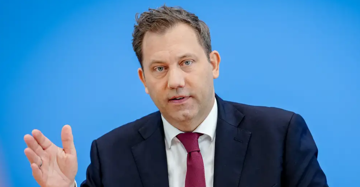 Ministrul german de finanţe a sosit la Kiev, într-o vizită neanunţată: Putin nu ar trebui să-şi facă iluzii 