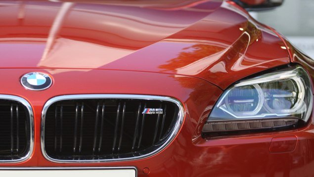 A furat un BMW și a sustras din el bunuri de 60.000 de lei, apoi l-a abandonat. Bărbatul, condamnat