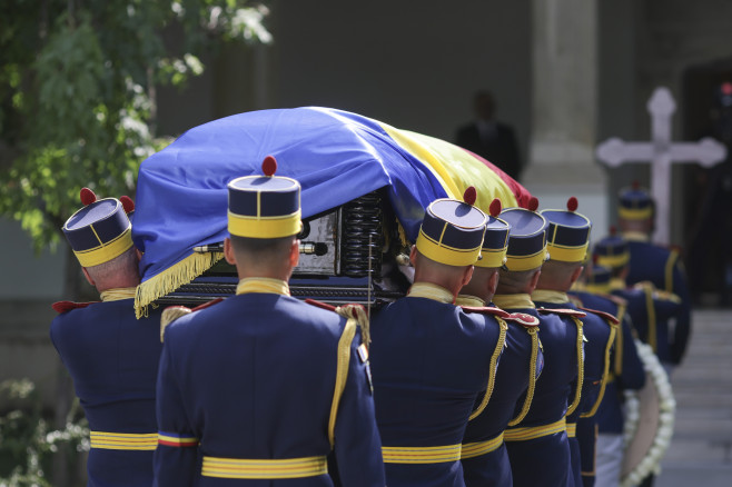 Funeraliile lui Ion Iliescu: Fostul președinte al României fost înmormântat cu onoruri militare