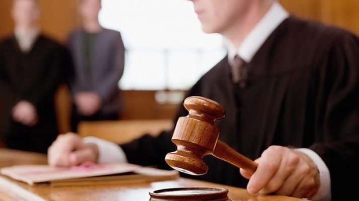 Magistrat de la Judecătoria Centru, atacat de un bărbat. Individul, arestat. Poliția a deschis un dosar penal