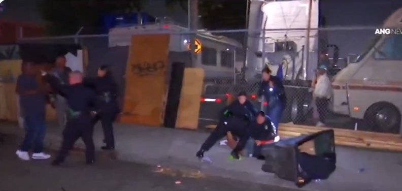 Atac armat în centrul orașului Los Angeles. Cel puțin două persoane au fost ucise