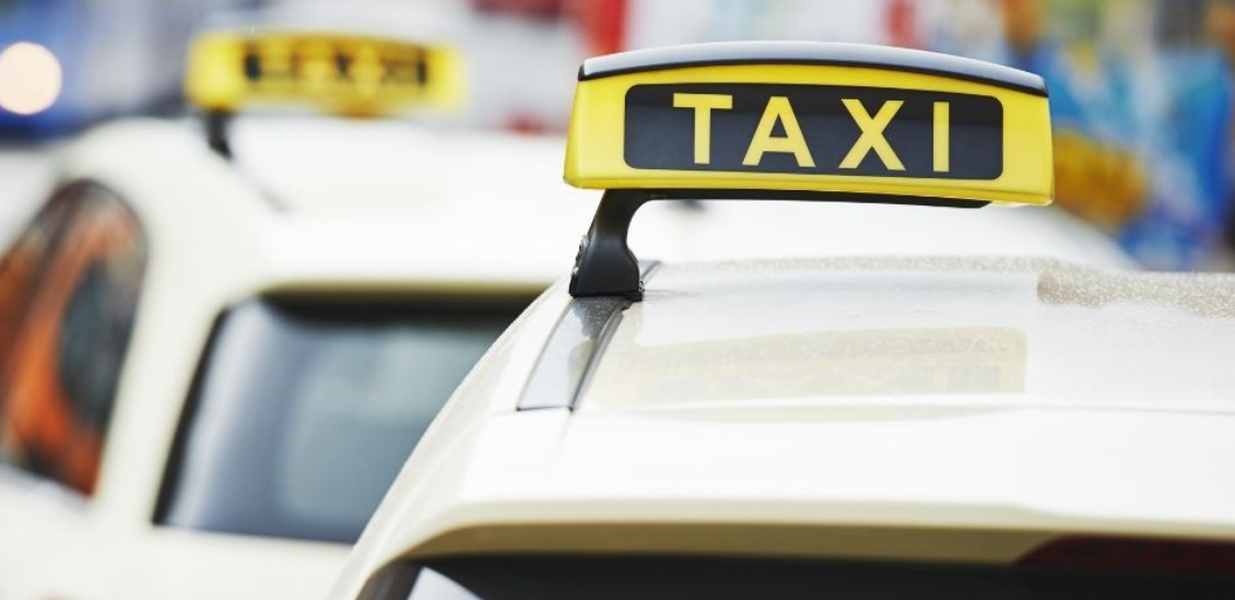 Operațiuni de casă, fără imprimante fiscale. Șoferii de taxi vor avea un nou model de echipament fiscal