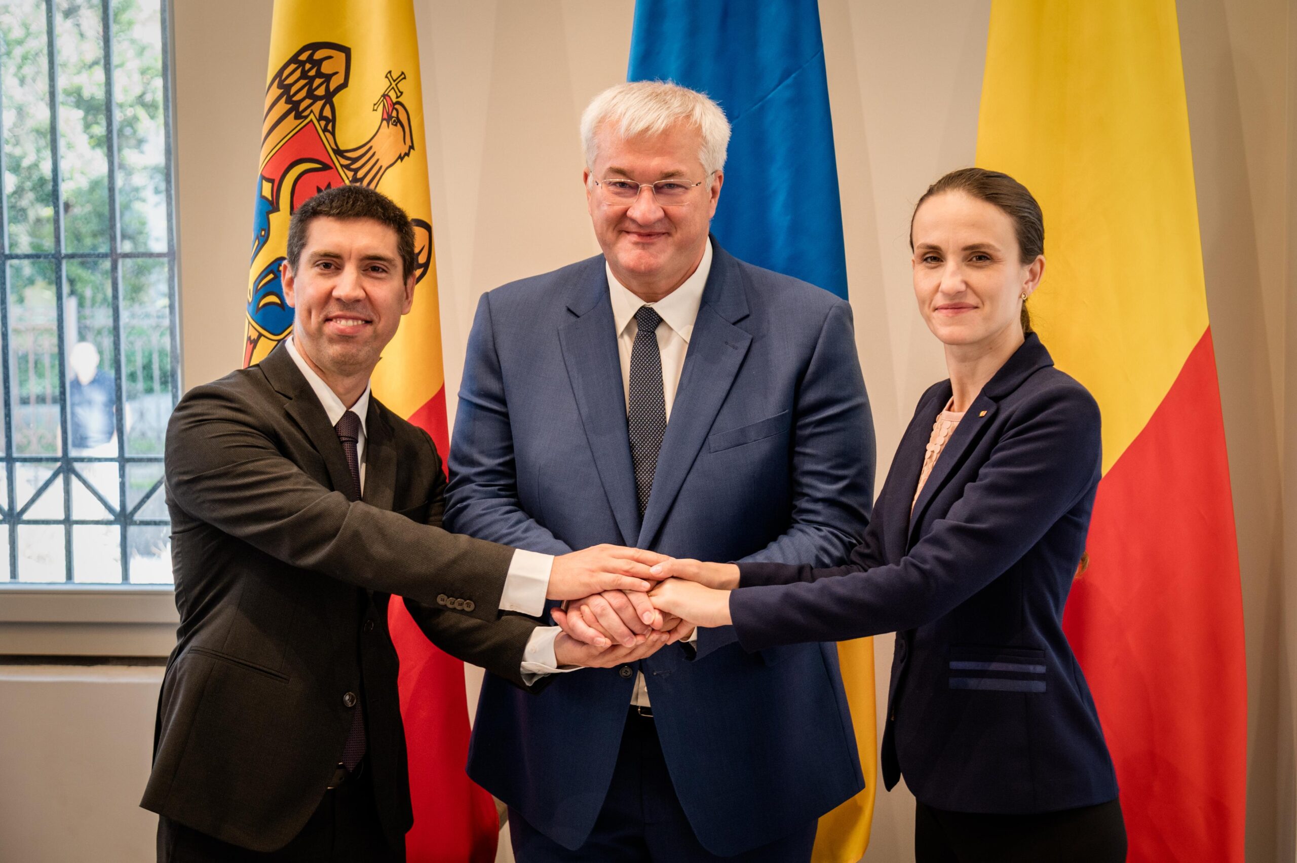 Reuniune trilaterală la Cernăuți: Discuții despre cooperare economică și integrarea europeană