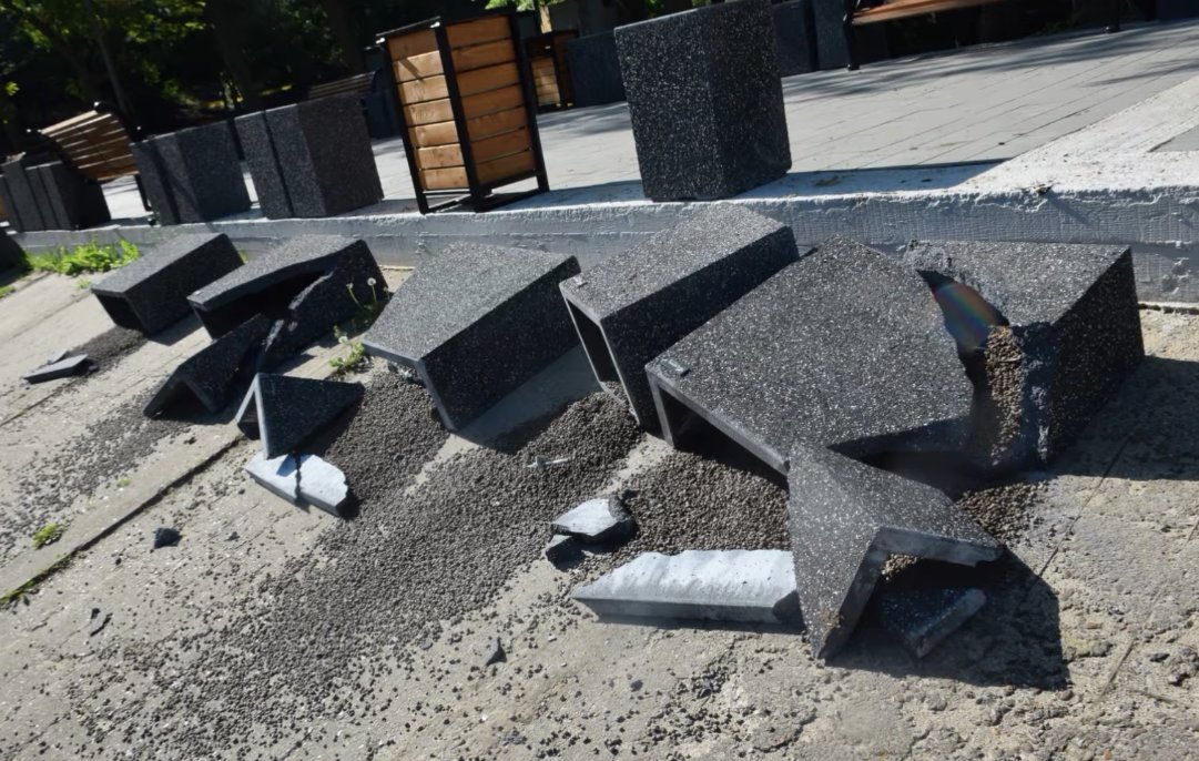 Un tânăr din Chișinău, trimis pe banca acuzaților pentru acte de vandalism într-un parc din Capitală